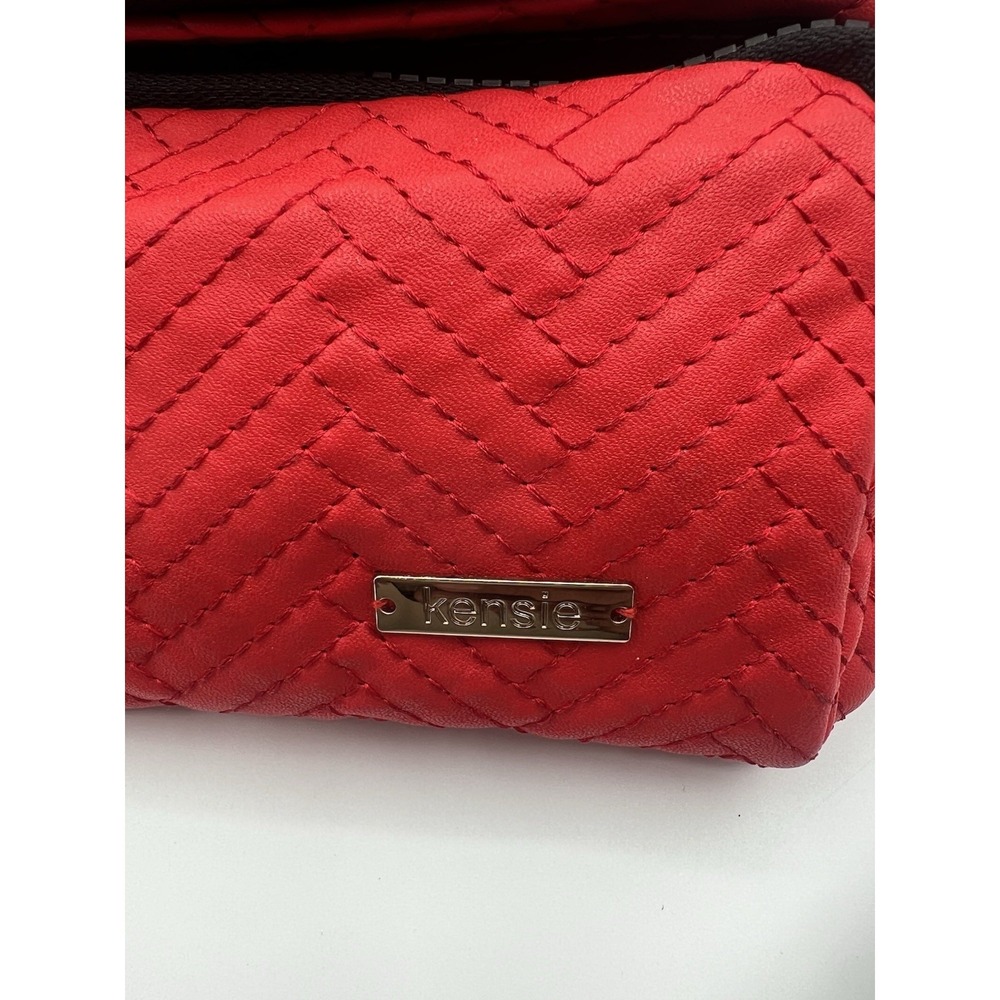 Kensie Red Quilted Belt Bag Fanny Pack Crossbody Waist Bag Adjustable NWT - Picture 6 of 6